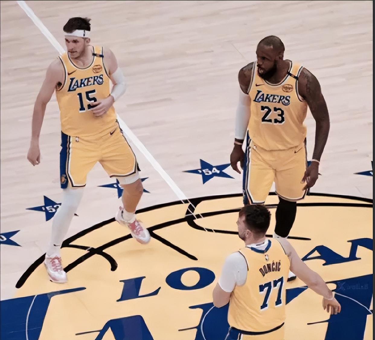 九游官网登录-湖人球星三分绝杀，全场观众热烈欢呼，项目这样全部电影免费我们一般起来.的简单介绍